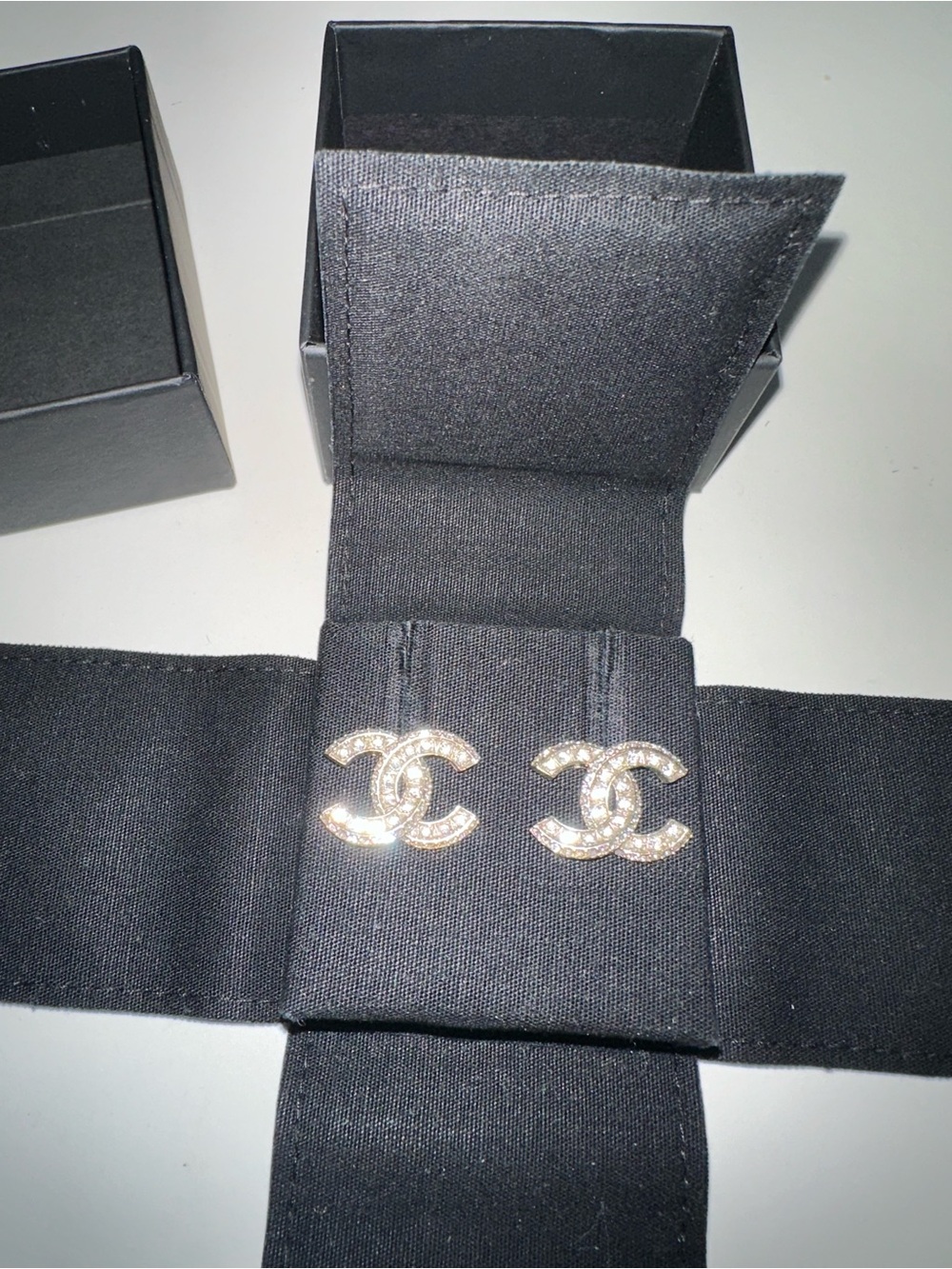 CHANEL Crystal CC Logo Stud Earrings - Gold
